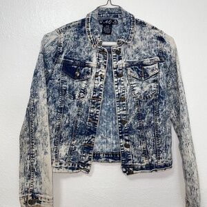 AQ womens cropped Jean Jacket small